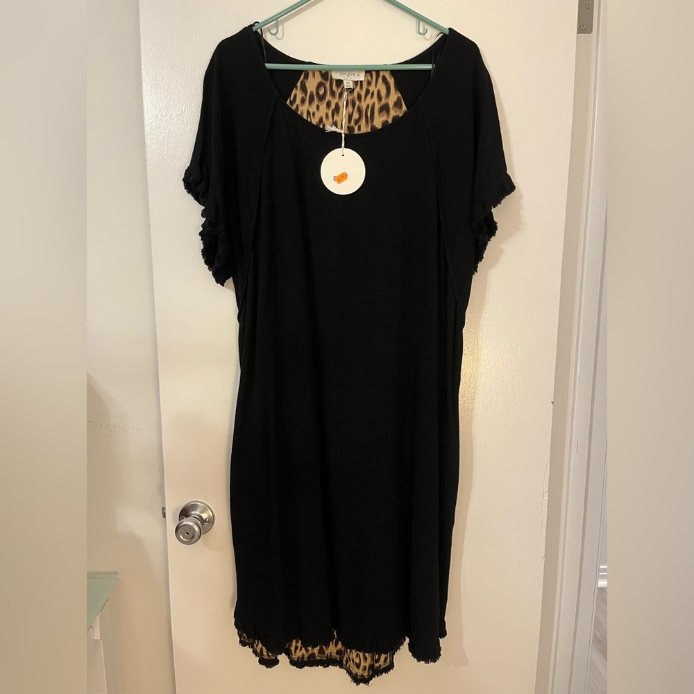 Umgee + black linen animal print dress